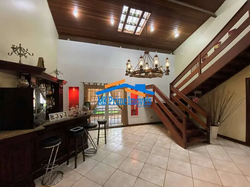 Foto 8 de Casa de Condomínio com 4 quartos para alugar, 780m2 em Chácara dos Junqueiras, Carapicuiba - SP