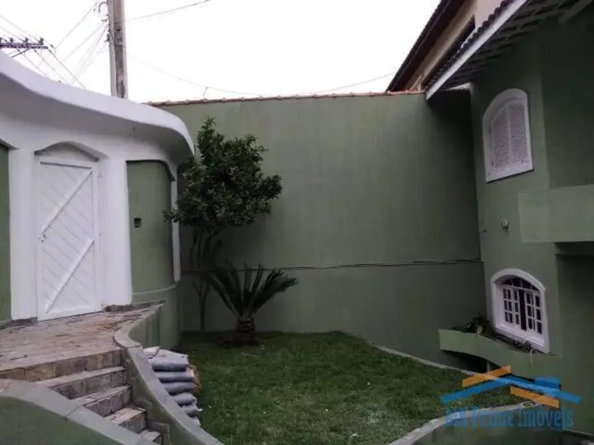 Sobrado com 3 quartos à venda, 300m2 em Vila Diva, Carapicuiba - SP - imagem 4 Foto 4 de Sobrado com 3 quartos à venda, 300m2 em Vila Diva, Carapicuiba - SP