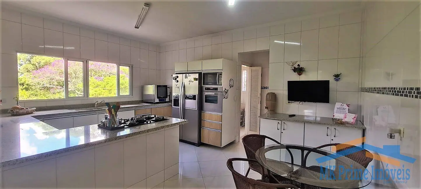 Sobrado com 5 quartos à venda, 1006m2 em Vila Hortência, Cotia - SP - imagem 9 Foto 9 de Sobrado com 5 quartos à venda, 1006m2 em Vila Hortência, Cotia - SP