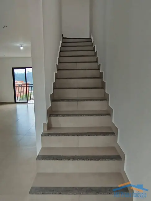 Sobrado com 3 quartos à venda, 175m2 em Portais (Polvilho), Cajamar - SP - imagem 6 Foto 6 de Sobrado com 3 quartos à venda, 175m2 em Portais (Polvilho), Cajamar - SP