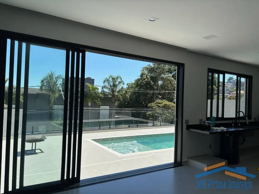 Foto 5 de Casa de Condomínio com 3 quartos à venda, 510m2 em Golf Gardens, Carapicuiba - SP