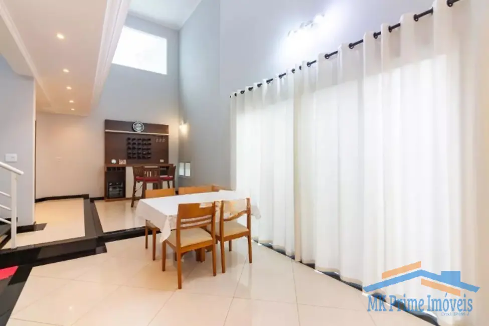 Foto 3 de Sobrado com 3 quartos à venda, 207m2 em I.A.P.I., Osasco - SP