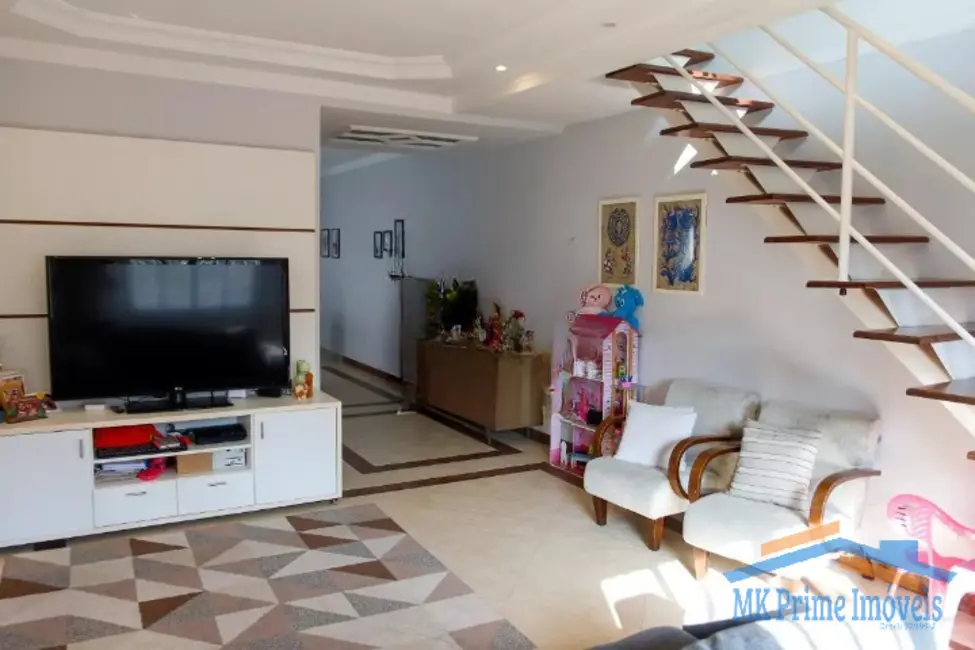 Sobrado com 3 quartos à venda, 190m2 em Vila Osasco, Osasco - SP - imagem 4 Foto 4 de Sobrado com 3 quartos à venda, 190m2 em Vila Osasco, Osasco - SP