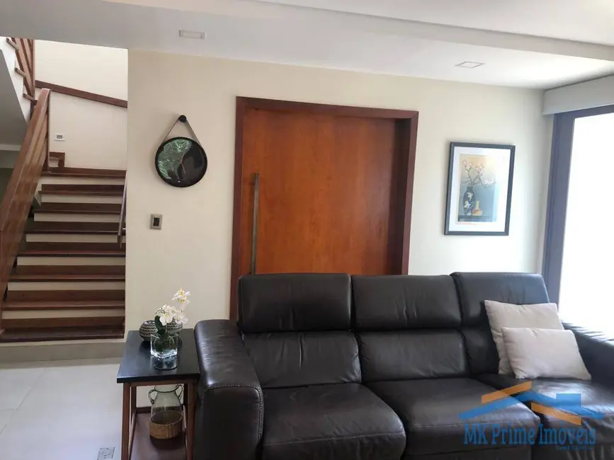 Foto 2 de Casa de Condomínio com 3 quartos à venda, 225m2 em Chácara dos Junqueiras, Carapicuiba - SP