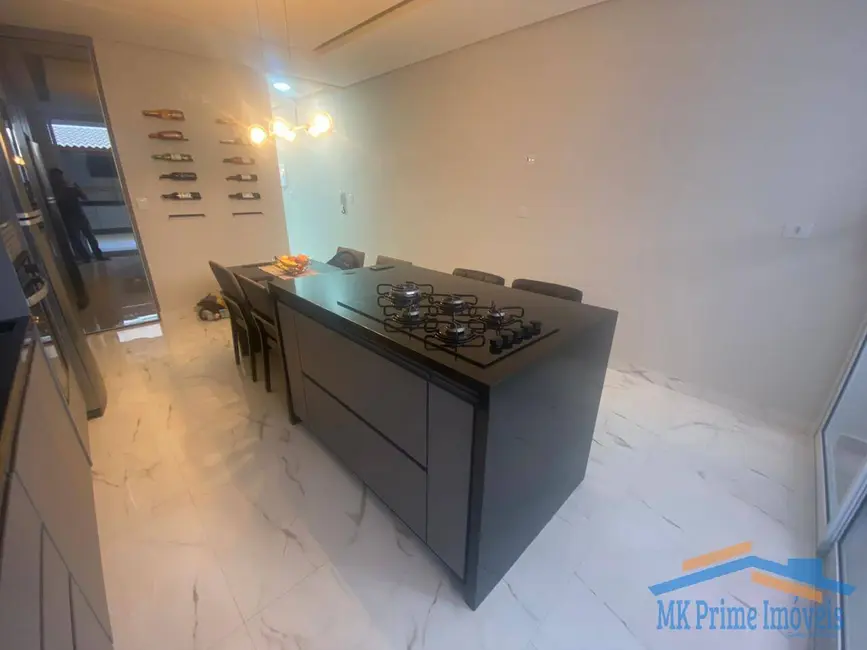 Sobrado com 3 quartos à venda, 208m2 em Bela Vista, Osasco - SP - imagem 4 Foto 4 de Sobrado com 3 quartos à venda, 208m2 em Bela Vista, Osasco - SP