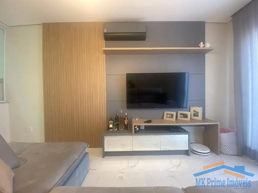 Sobrado com 3 quartos à venda, 208m2 em Bela Vista, Osasco - SP - imagem 8 Foto 8 de Sobrado com 3 quartos à venda, 208m2 em Bela Vista, Osasco - SP