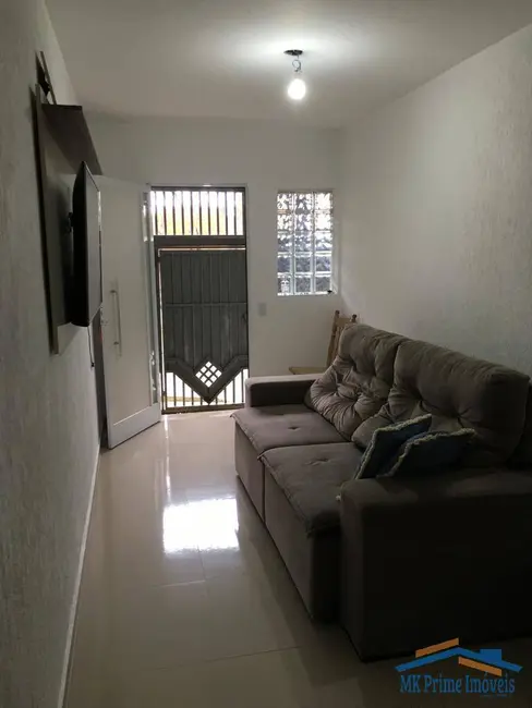 Sobrado com 2 quartos à venda, 125m2 em Jardim Primeiro de Maio, Carapicuiba - SP - imagem 3 Foto 3 de Sobrado com 2 quartos à venda, 125m2 em Jardim Primeiro de Maio, Carapicuiba - SP