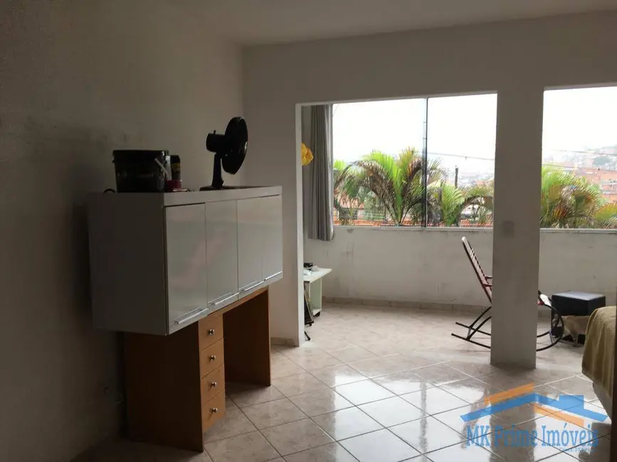 Sobrado com 2 quartos à venda, 125m2 em Jardim Primeiro de Maio, Carapicuiba - SP - imagem 9 Foto 9 de Sobrado com 2 quartos à venda, 125m2 em Jardim Primeiro de Maio, Carapicuiba - SP