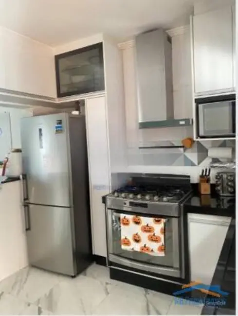 Sobrado com 3 quartos à venda, 168m2 em Ayrosa, Osasco - SP - imagem 6 Foto 6 de Sobrado com 3 quartos à venda, 168m2 em Ayrosa, Osasco - SP