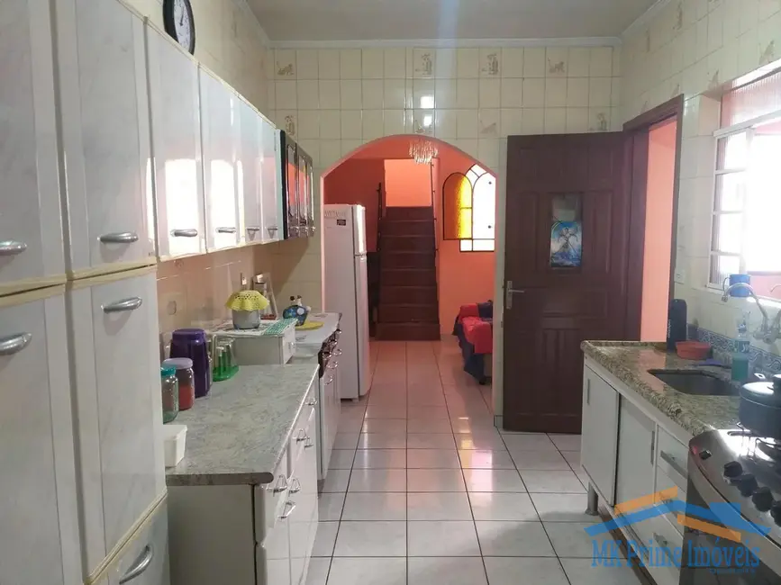Sobrado com 3 quartos à venda, 229m2 em Jaguaribe, Osasco - SP - imagem 5 Foto 5 de Sobrado com 3 quartos à venda, 229m2 em Jaguaribe, Osasco - SP