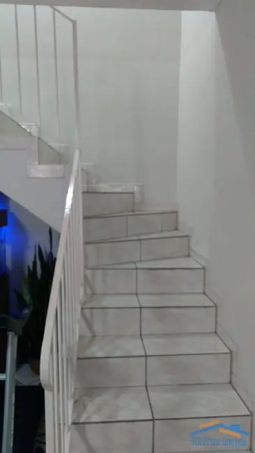 Sobrado com 3 quartos à venda, 128m2 em Bonfim, Osasco - SP - imagem 4 Foto 4 de Sobrado com 3 quartos à venda, 128m2 em Bonfim, Osasco - SP