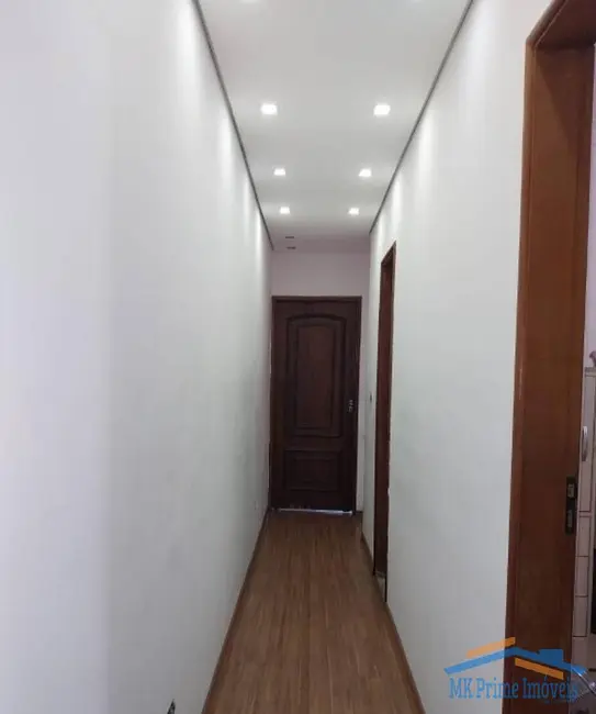 Sobrado com 3 quartos à venda, 110m2 em Jardim Roberto, Osasco - SP - imagem 9 Foto 9 de Sobrado com 3 quartos à venda, 110m2 em Jardim Roberto, Osasco - SP