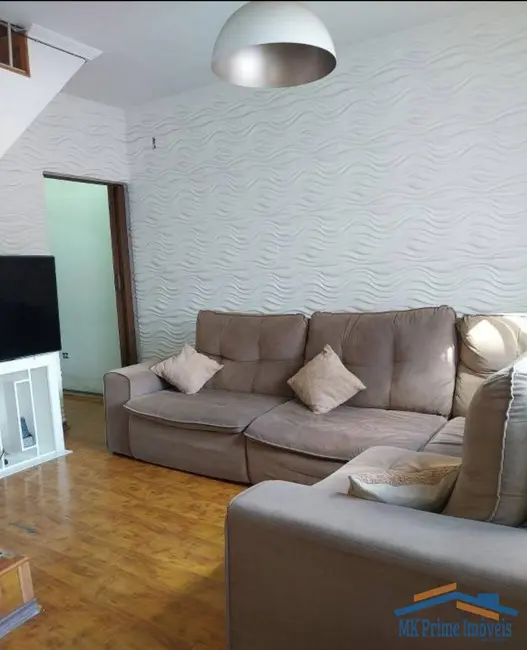 Sobrado com 3 quartos à venda, 110m2 em Jardim Roberto, Osasco - SP - imagem 4 Foto 4 de Sobrado com 3 quartos à venda, 110m2 em Jardim Roberto, Osasco - SP