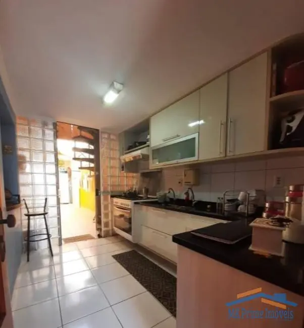 Sobrado com 3 quartos à venda, 230m2 em Osasco - SP - imagem 5 Foto 5 de Sobrado com 3 quartos à venda, 230m2 em Osasco - SP