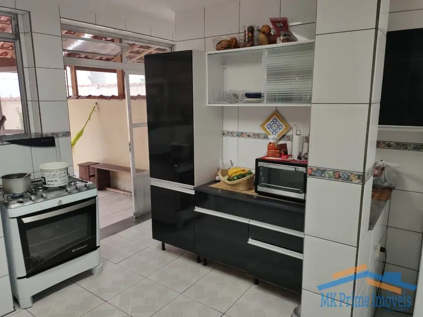 Sobrado com 3 quartos à venda, 200m2 em Quitaúna, Osasco - SP - imagem 6 Foto 6 de Sobrado com 3 quartos à venda, 200m2 em Quitaúna, Osasco - SP