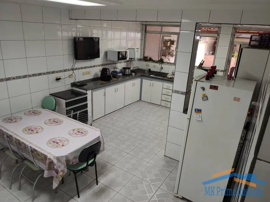 Sobrado com 3 quartos à venda, 200m2 em Quitaúna, Osasco - SP - imagem 5 Foto 5 de Sobrado com 3 quartos à venda, 200m2 em Quitaúna, Osasco - SP
