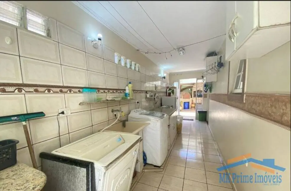 Sobrado com 3 quartos à venda, 218m2 em Cidade das Flores, Osasco - SP - imagem 8 Foto 8 de Sobrado com 3 quartos à venda, 218m2 em Cidade das Flores, Osasco - SP