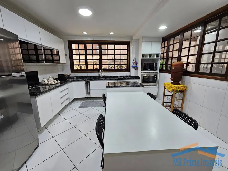 Sobrado com 3 quartos à venda, 299m2 em Jardim Patente Novo, São Paulo - SP - imagem 3 Foto 3 de Sobrado com 3 quartos à venda, 299m2 em Jardim Patente Novo, São Paulo - SP