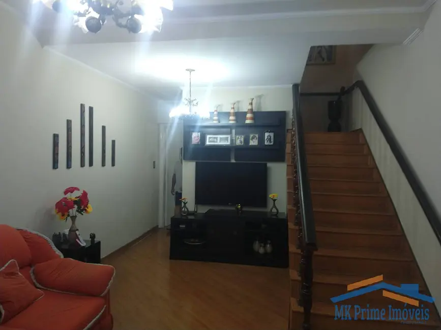 Sobrado com 2 quartos à venda, 246m2 em Cipava, Osasco - SP - imagem 3 Foto 3 de Sobrado com 2 quartos à venda, 246m2 em Cipava, Osasco - SP