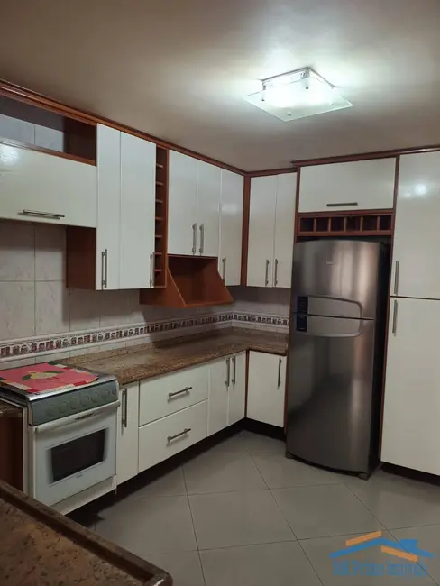 Sobrado com 3 quartos à venda, 190m2 em Jardim das Flores, Osasco - SP - imagem 9 Foto 9 de Sobrado com 3 quartos à venda, 190m2 em Jardim das Flores, Osasco - SP