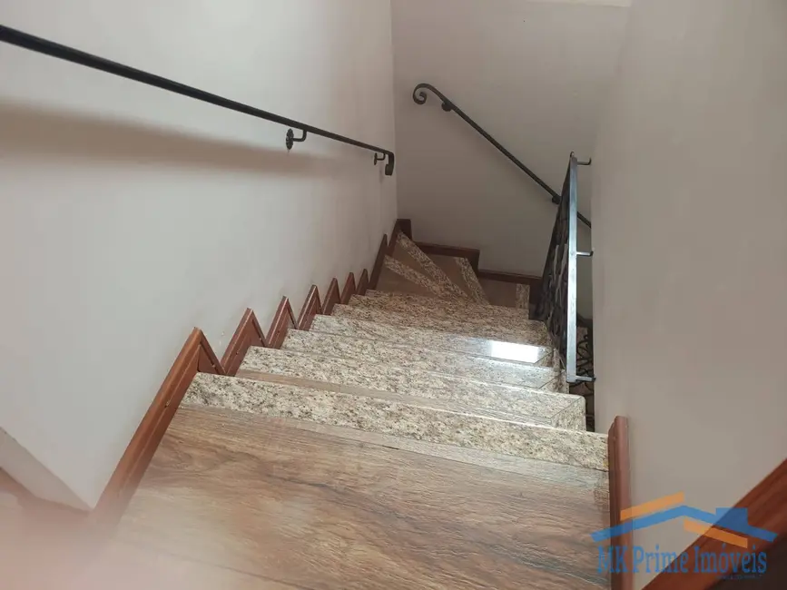 Sobrado com 3 quartos à venda, 190m2 em Jardim das Flores, Osasco - SP - imagem 4 Foto 4 de Sobrado com 3 quartos à venda, 190m2 em Jardim das Flores, Osasco - SP