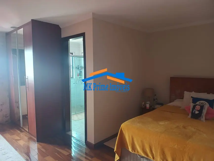 Sobrado com 3 quartos à venda, 212m2 em Cidade das Flores, Osasco - SP - imagem 7 Foto 7 de Sobrado com 3 quartos à venda, 212m2 em Cidade das Flores, Osasco - SP