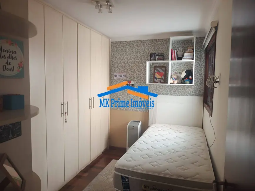 Sobrado com 3 quartos à venda, 212m2 em Cidade das Flores, Osasco - SP - imagem 8 Foto 8 de Sobrado com 3 quartos à venda, 212m2 em Cidade das Flores, Osasco - SP