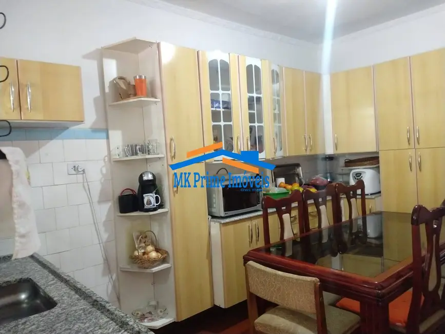 Sobrado com 3 quartos à venda, 364m2 em Jardim das Flores, Osasco - SP - imagem 8 Foto 8 de Sobrado com 3 quartos à venda, 364m2 em Jardim das Flores, Osasco - SP