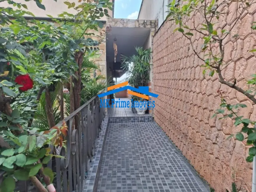 Foto 6 de Sobrado com 3 quartos à venda, 214m2 em Ayrosa, Osasco - SP