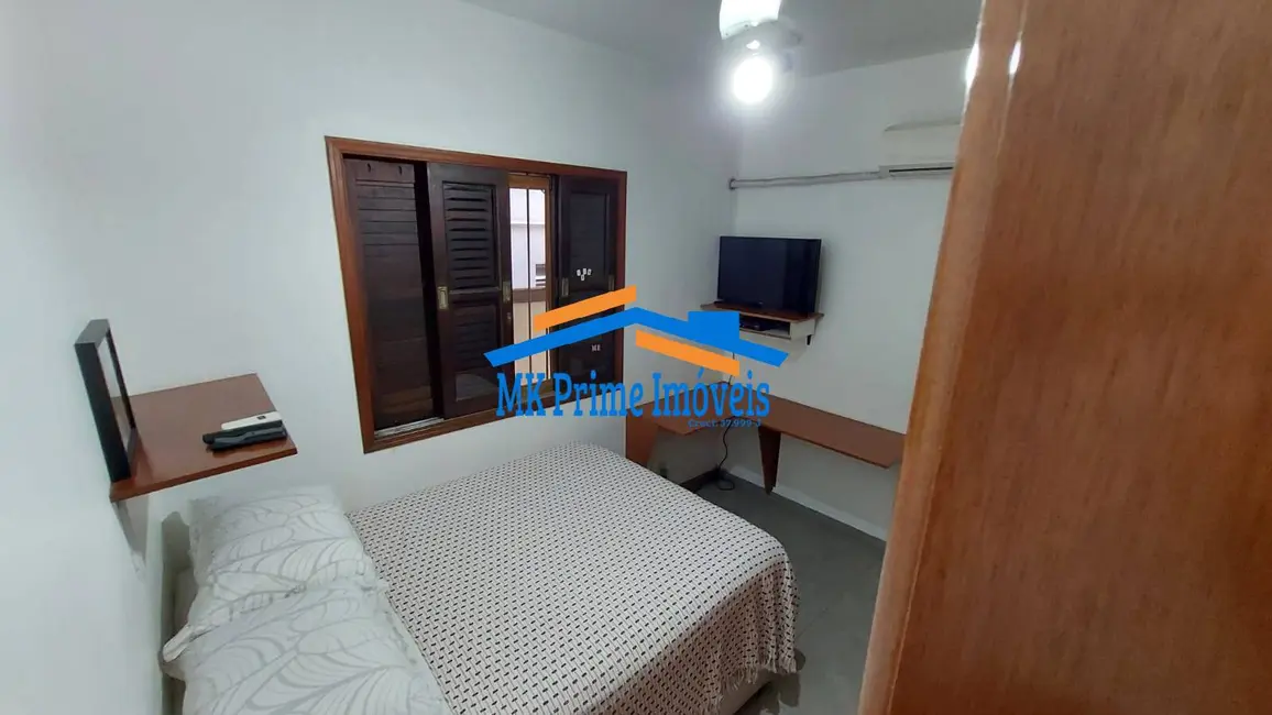 Sobrado com 4 quartos à venda, 212m2 em São Pedro, Osasco - SP - imagem 9 Foto 9 de Sobrado com 4 quartos à venda, 212m2 em São Pedro, Osasco - SP