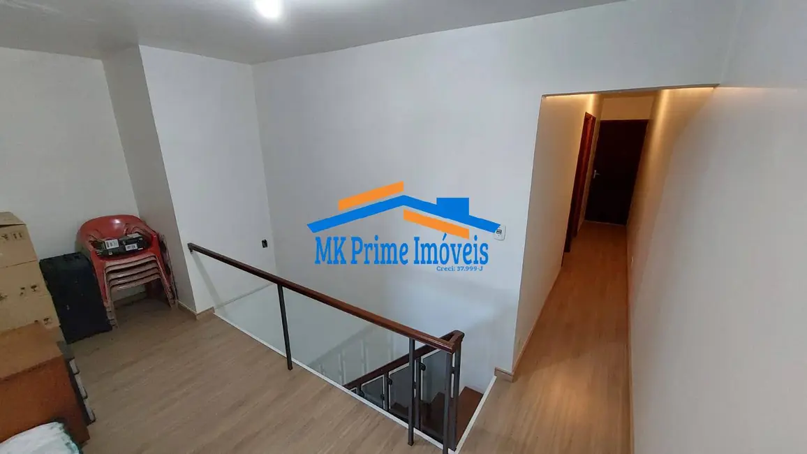 Sobrado com 4 quartos à venda, 212m2 em São Pedro, Osasco - SP - imagem 5 Foto 5 de Sobrado com 4 quartos à venda, 212m2 em São Pedro, Osasco - SP