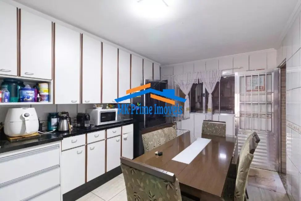 Sobrado com 4 quartos à venda, 180m2 em Metalúrgicos, Osasco - SP - imagem 5 Foto 5 de Sobrado com 4 quartos à venda, 180m2 em Metalúrgicos, Osasco - SP