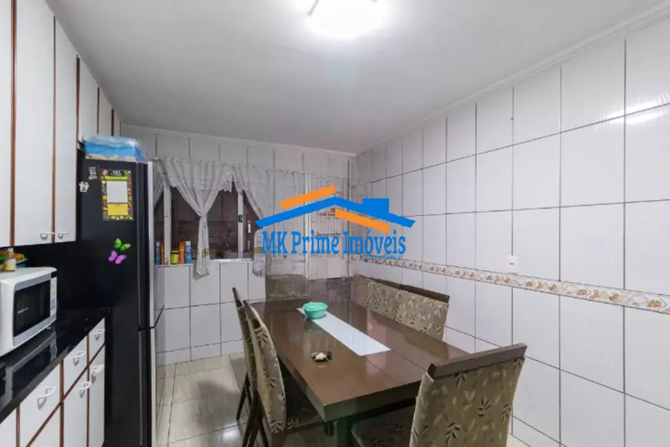 Sobrado com 4 quartos à venda, 180m2 em Metalúrgicos, Osasco - SP - imagem 6 Foto 6 de Sobrado com 4 quartos à venda, 180m2 em Metalúrgicos, Osasco - SP