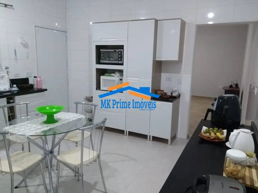 Foto 3 de Casa de Condomínio com 4 quartos à venda, 312m2 em Ibiuna - SP