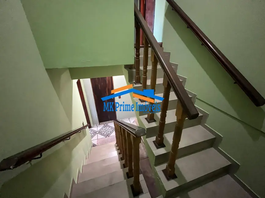 Sobrado com 3 quartos à venda, 214m2 em Jardim Roberto, Osasco - SP - imagem 7 Foto 7 de Sobrado com 3 quartos à venda, 214m2 em Jardim Roberto, Osasco - SP