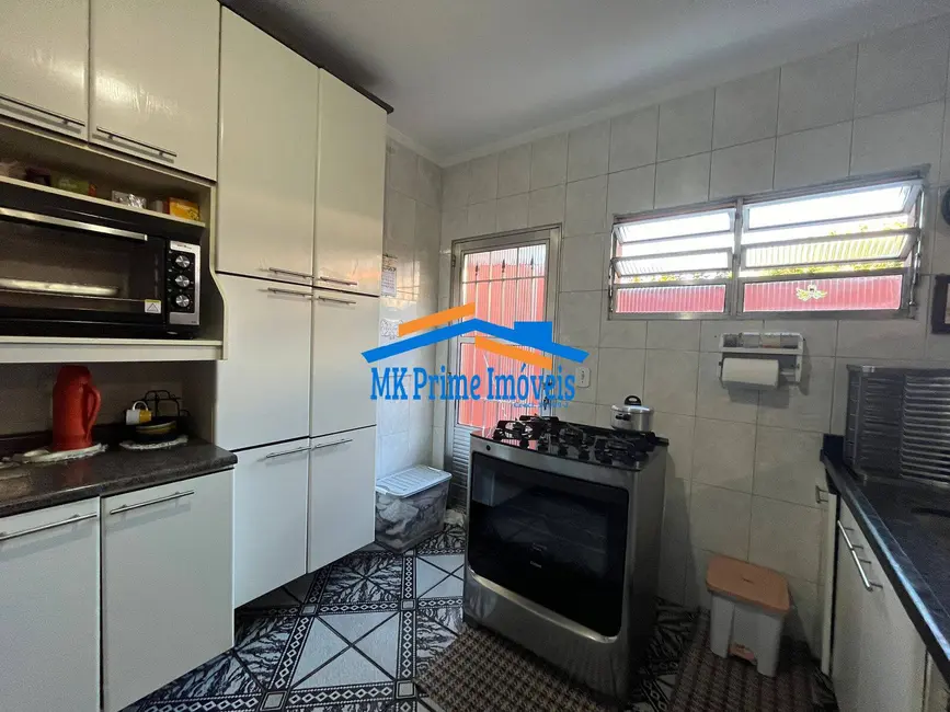 Sobrado com 3 quartos à venda, 214m2 em Jardim Roberto, Osasco - SP - imagem 5 Foto 5 de Sobrado com 3 quartos à venda, 214m2 em Jardim Roberto, Osasco - SP