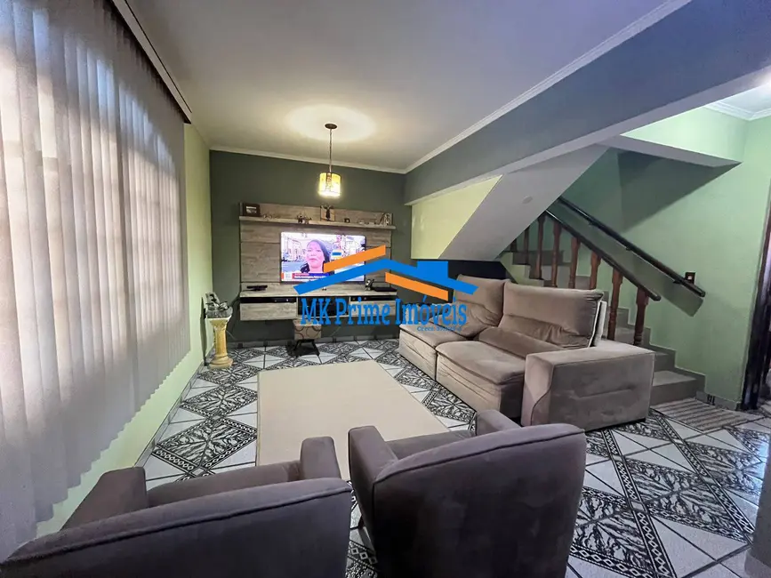 Sobrado com 3 quartos à venda, 214m2 em Jardim Roberto, Osasco - SP - imagem 2 Foto 2 de Sobrado com 3 quartos à venda, 214m2 em Jardim Roberto, Osasco - SP