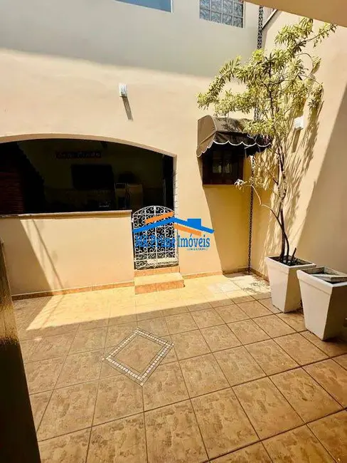 Sobrado com 3 quartos à venda, 320m2 em Vila Piauí, São Paulo - SP - imagem 9 Foto 9 de Sobrado com 3 quartos à venda, 320m2 em Vila Piauí, São Paulo - SP