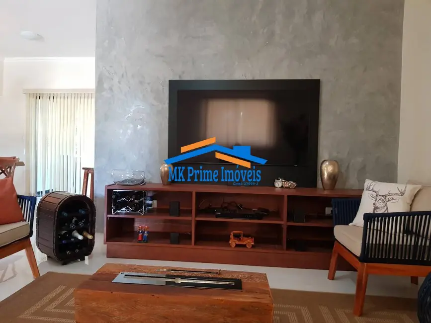 Chácara com 3 quartos à venda, 270m2 em Centro, Alambari - SP - imagem 3 Foto 3 de Chácara com 3 quartos à venda, 270m2 em Centro, Alambari - SP