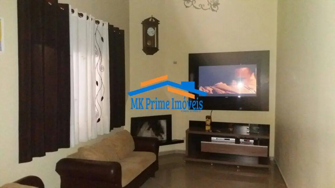 Chácara com 3 quartos à venda, 290m2 em Centro, Alambari - SP - imagem 3 Foto 3 de Chácara com 3 quartos à venda, 290m2 em Centro, Alambari - SP