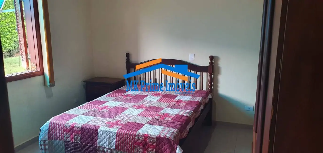 Chácara com 3 quartos à venda, 290m2 em Centro, Alambari - SP - imagem 4 Foto 4 de Chácara com 3 quartos à venda, 290m2 em Centro, Alambari - SP