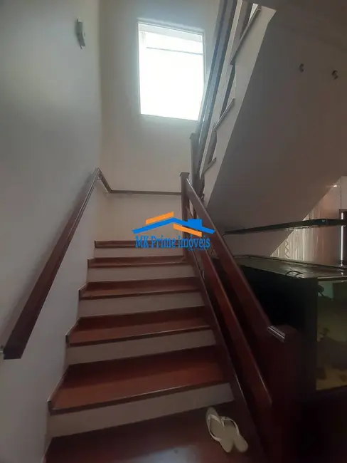 Sobrado com 3 quartos à venda, 230m2 em Vila Campesina, Osasco - SP - imagem 8 Foto 8 de Sobrado com 3 quartos à venda, 230m2 em Vila Campesina, Osasco - SP