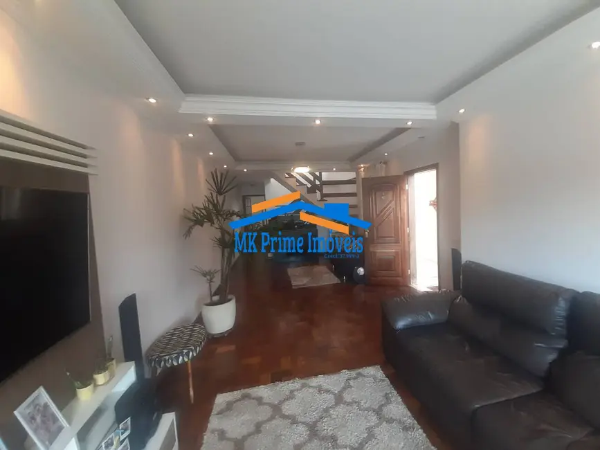 Sobrado com 3 quartos à venda, 230m2 em Vila Campesina, Osasco - SP - imagem 5 Foto 5 de Sobrado com 3 quartos à venda, 230m2 em Vila Campesina, Osasco - SP