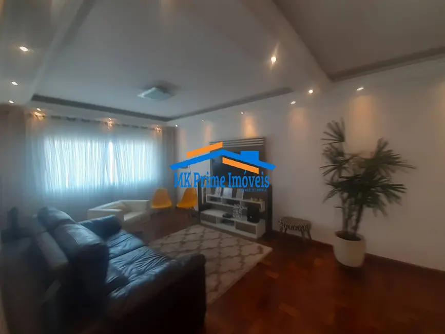 Sobrado com 3 quartos à venda, 230m2 em Vila Campesina, Osasco - SP - imagem 4 Foto 4 de Sobrado com 3 quartos à venda, 230m2 em Vila Campesina, Osasco - SP