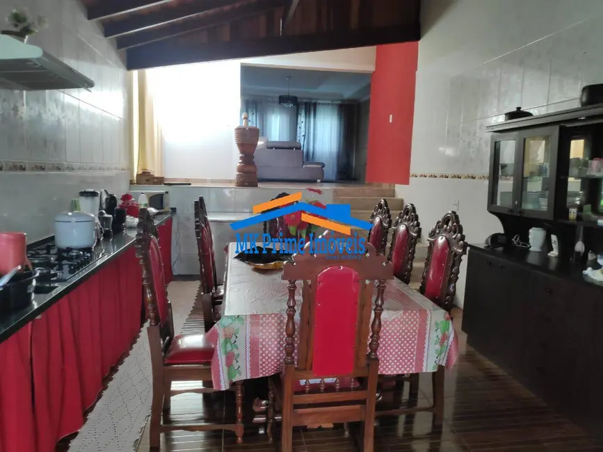 Chácara com 4 quartos à venda, 300m2 em Centro, Alambari - SP - imagem 7 Foto 7 de Chácara com 4 quartos à venda, 300m2 em Centro, Alambari - SP