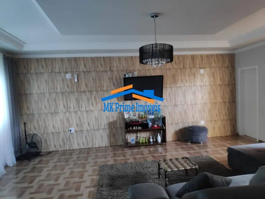 Chácara com 4 quartos à venda, 300m2 em Centro, Alambari - SP - imagem 3 Foto 3 de Chácara com 4 quartos à venda, 300m2 em Centro, Alambari - SP