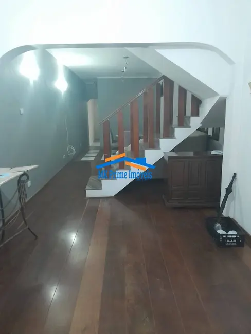 Sobrado com 4 quartos à venda, 234m2 em Jaguaribe, Osasco - SP - imagem 5 Foto 5 de Sobrado com 4 quartos à venda, 234m2 em Jaguaribe, Osasco - SP