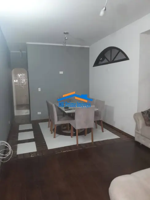 Sobrado com 4 quartos à venda, 234m2 em Jaguaribe, Osasco - SP - imagem 6 Foto 6 de Sobrado com 4 quartos à venda, 234m2 em Jaguaribe, Osasco - SP