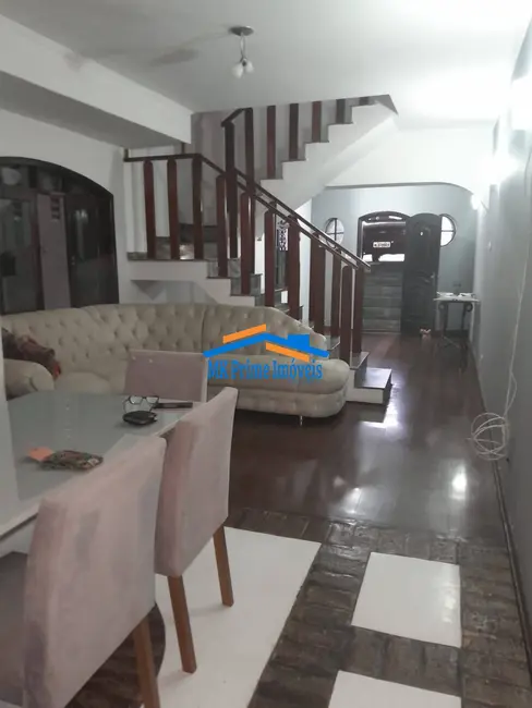 Sobrado com 4 quartos à venda, 234m2 em Jaguaribe, Osasco - SP - imagem 4 Foto 4 de Sobrado com 4 quartos à venda, 234m2 em Jaguaribe, Osasco - SP