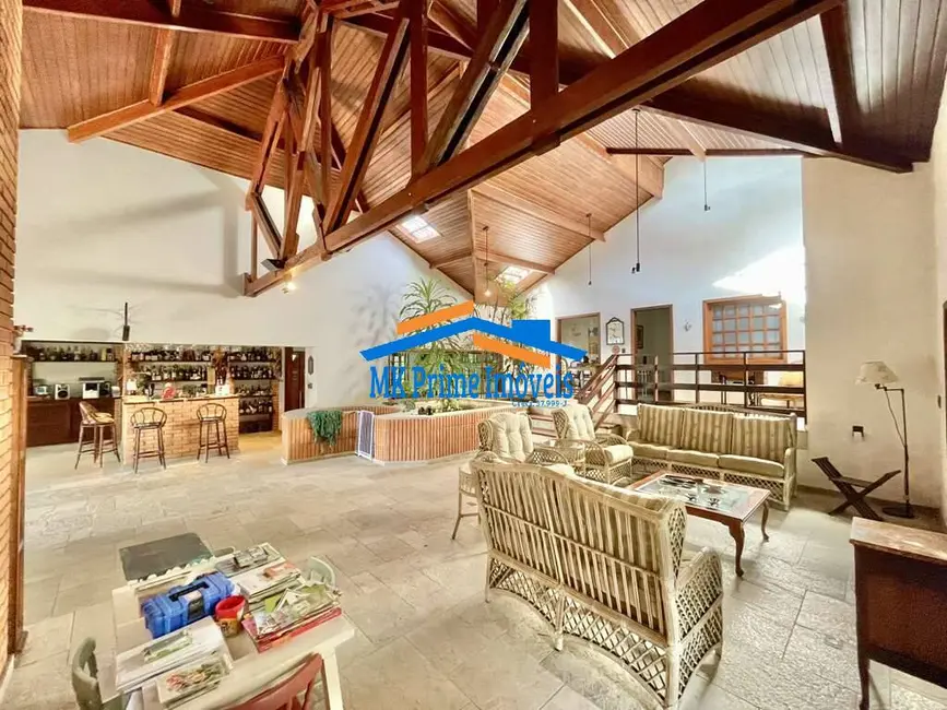 Foto 4 de Sobrado com 5 quartos para alugar, 923m2 em Vila Santo Antônio, Cotia - SP